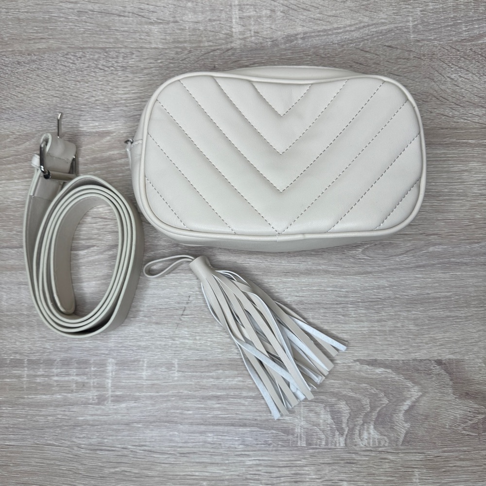Torrid Cream Chevron Belt Bag Size 1